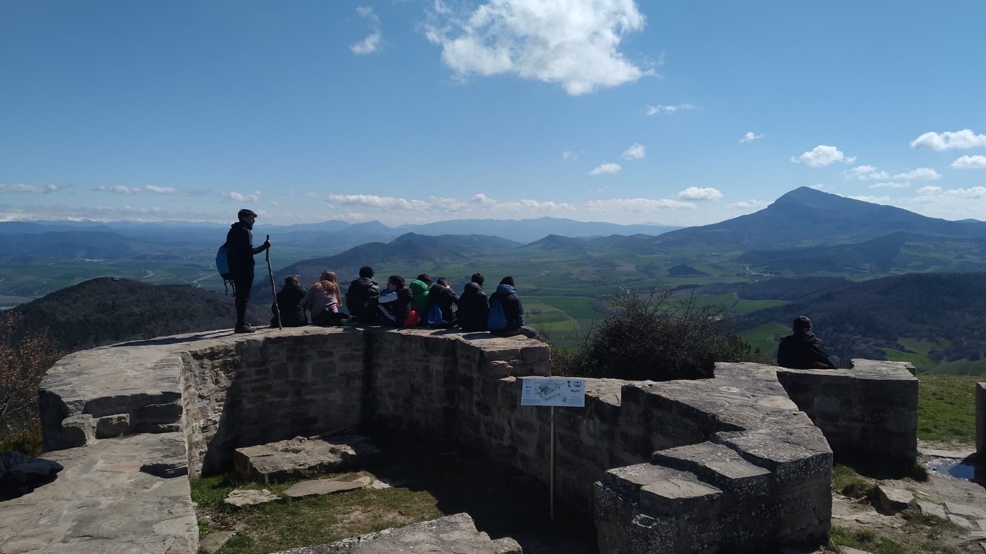 Excursión del alumnado de euskera a Irulegi / Euskarazko ikasleen Irulegiko irteera