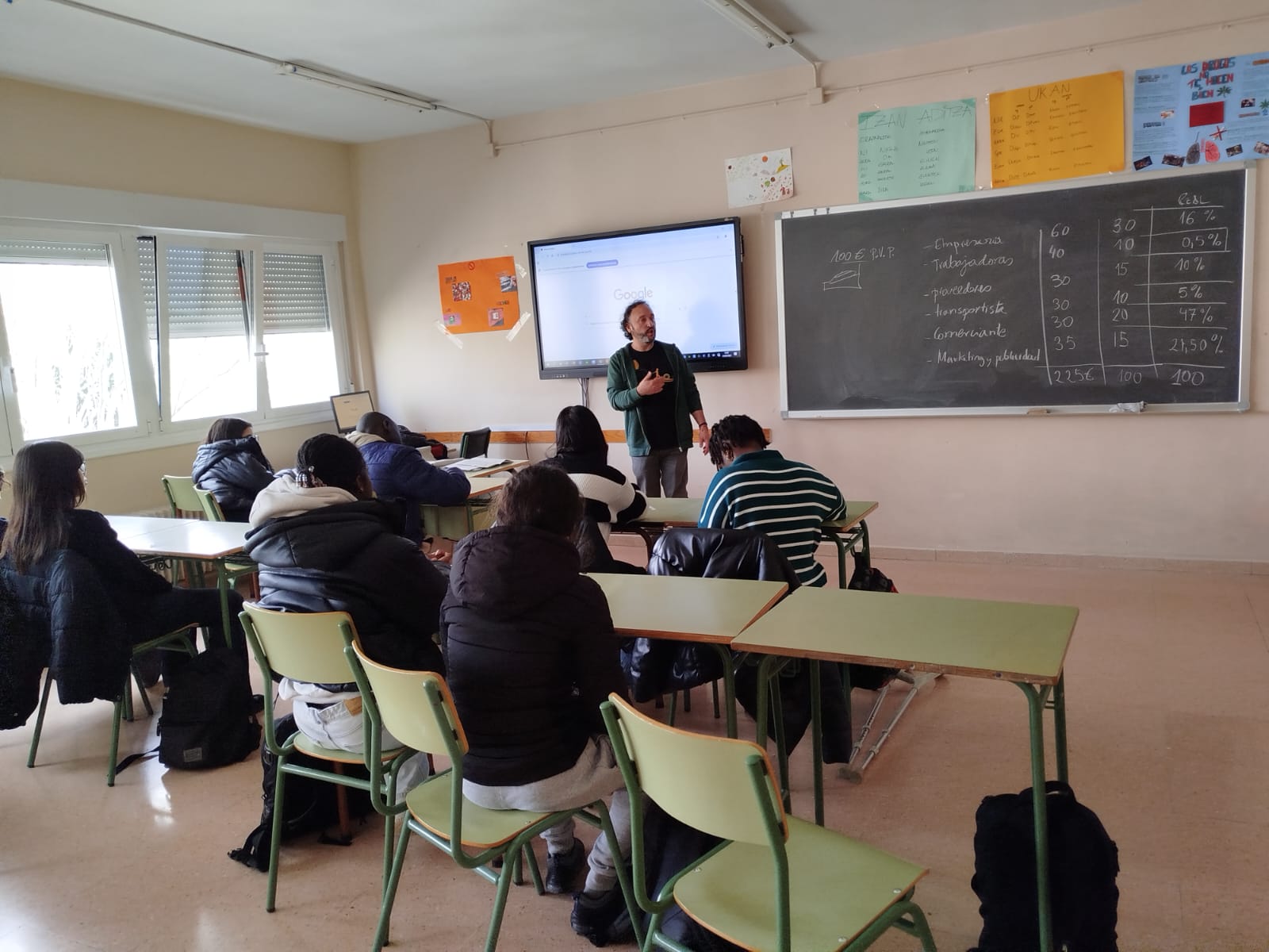 La ONG Setem imparte una charla de Economía al alumnado de 4ºESO